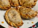 Empanada de carne cortada a cuchillo